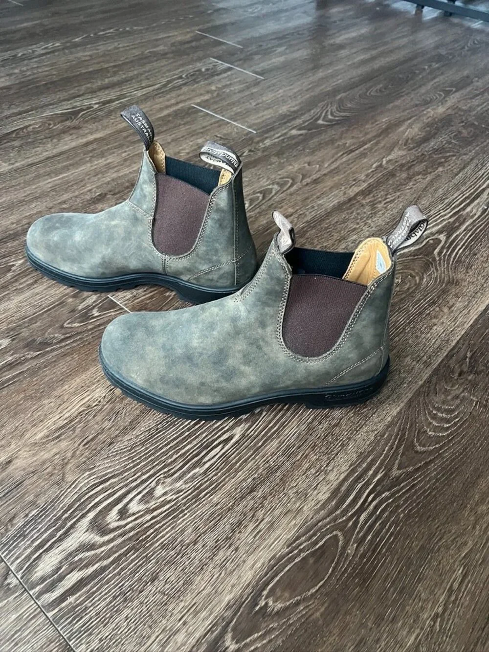 Blundstones Mens Boots Size 10 Rustic Brown Color Never Worn